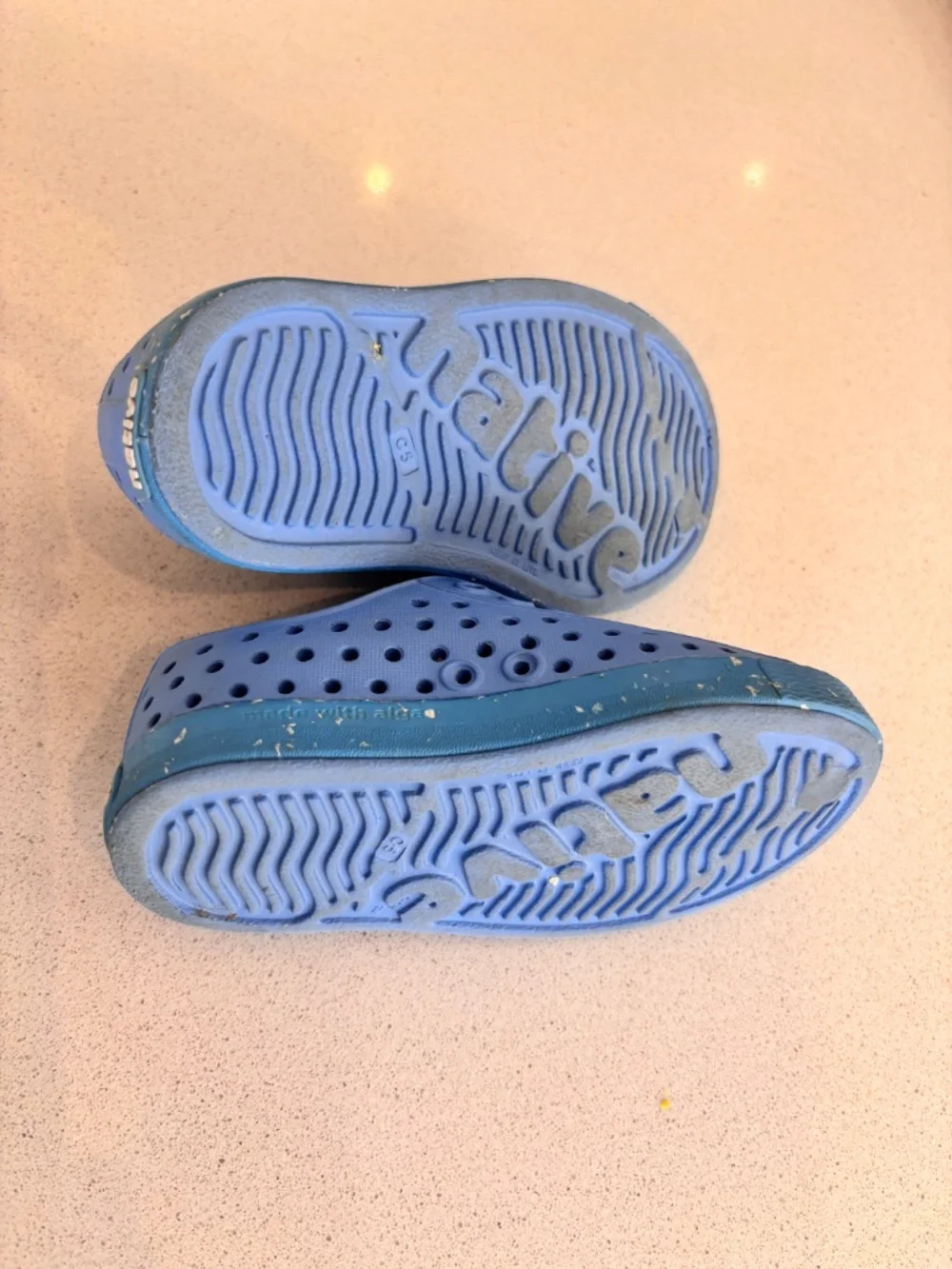 Native Toddler Water shoes T5 blue - great condition